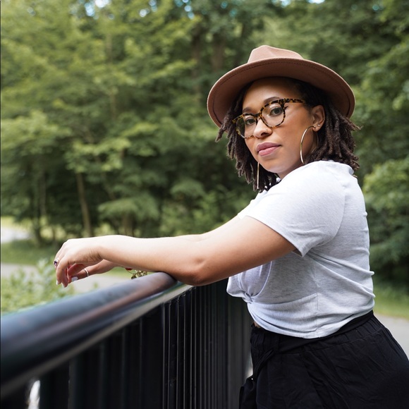 Meet your Posher, Kaila 🖤 - Picture 1 of 1